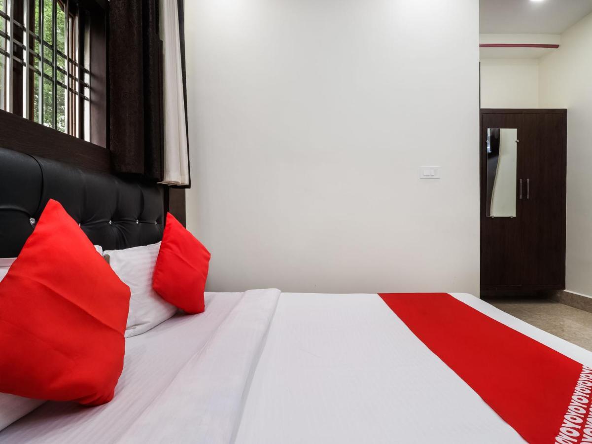 Oyo 77158 Hotel Swastik Palace Bhiwandi Exteriör bild
